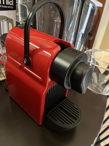 Red nespresso essenza - red,